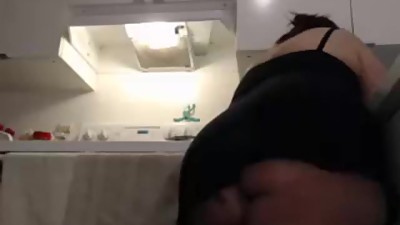 Huge ass granny work on kitchen