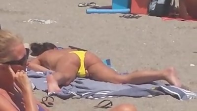 Spying on the beach